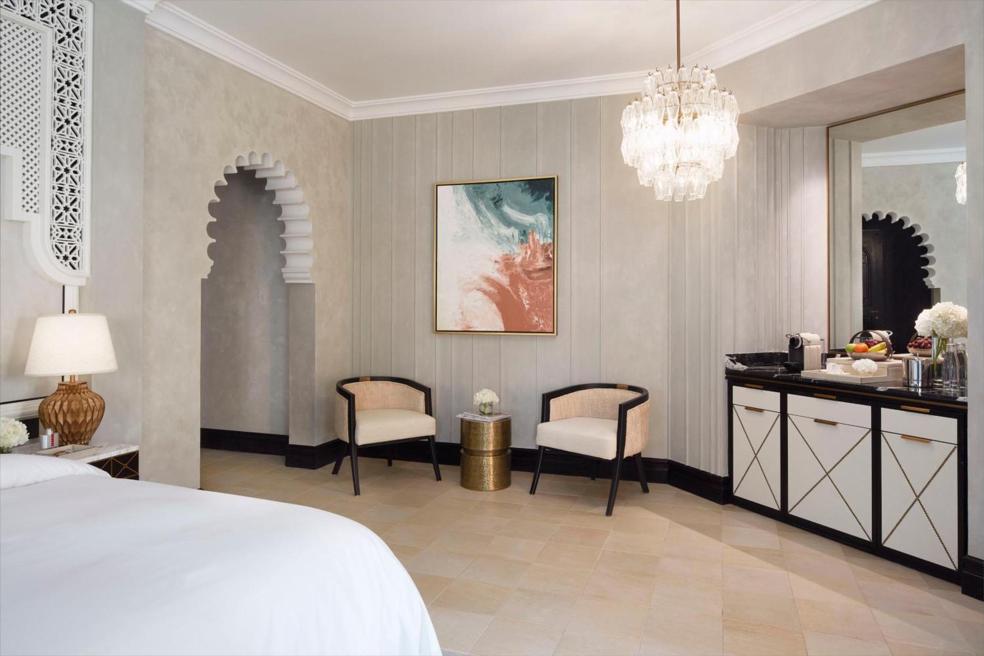 Jumeirah Dar Al Masyaf Dubai Dış mekan fotoğraf A guest room at The St. Regis